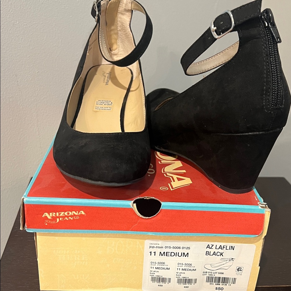 Arizona Jean Company Black Wedge Heels
